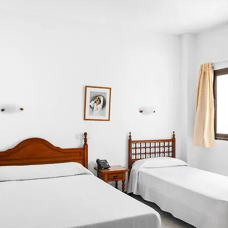 Готель Valencia 2*